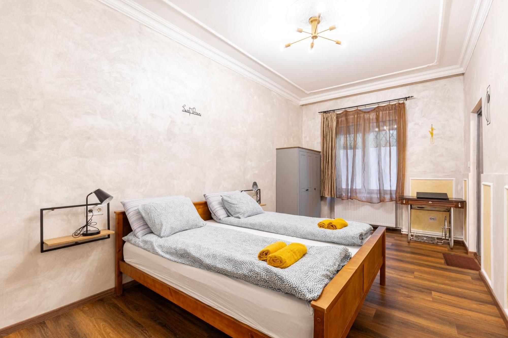 Mari&Emi Flat In Corvin Apartment Budapest Exterior photo