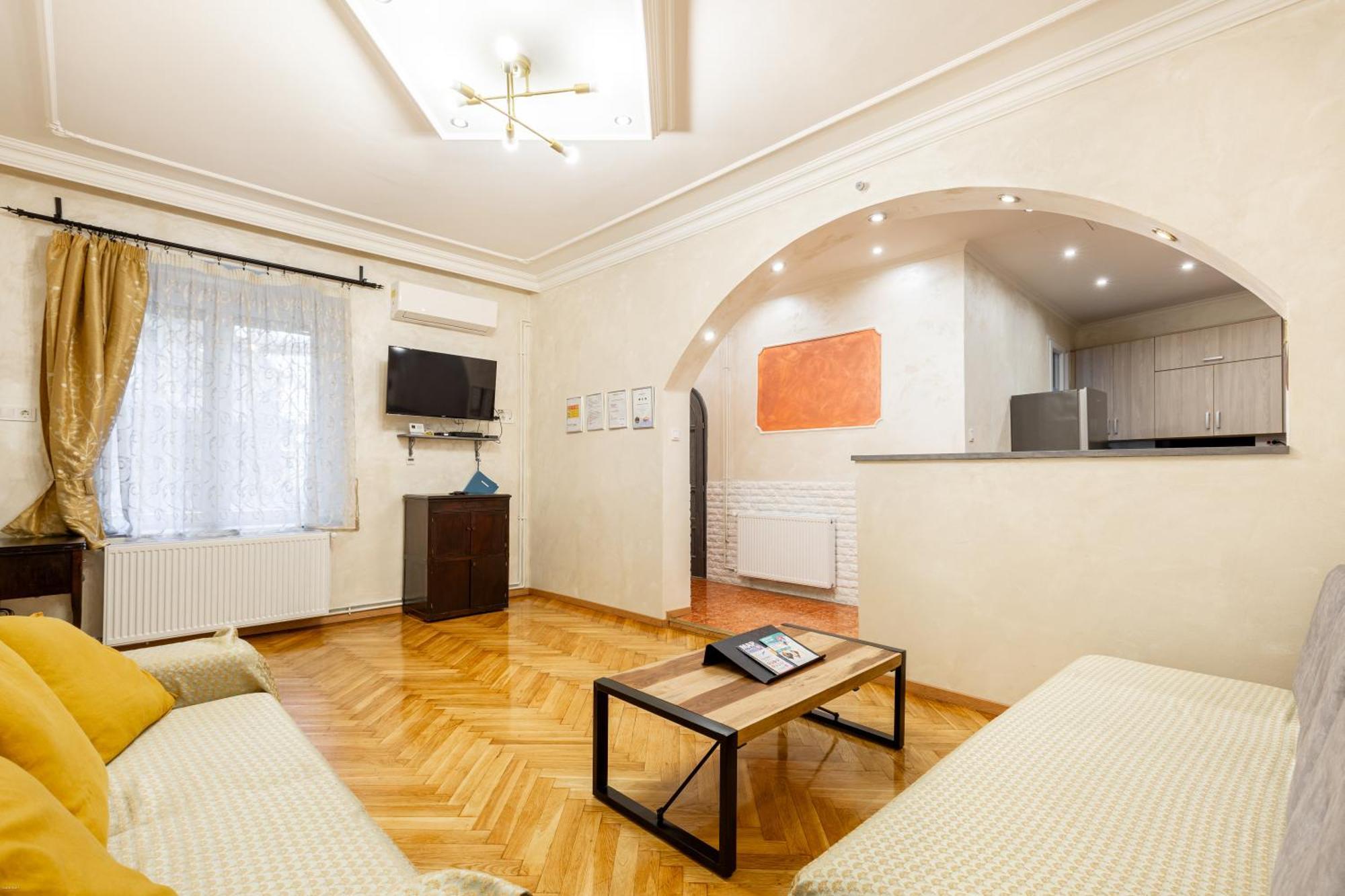 Mari&Emi Flat In Corvin Apartment Budapest Exterior photo
