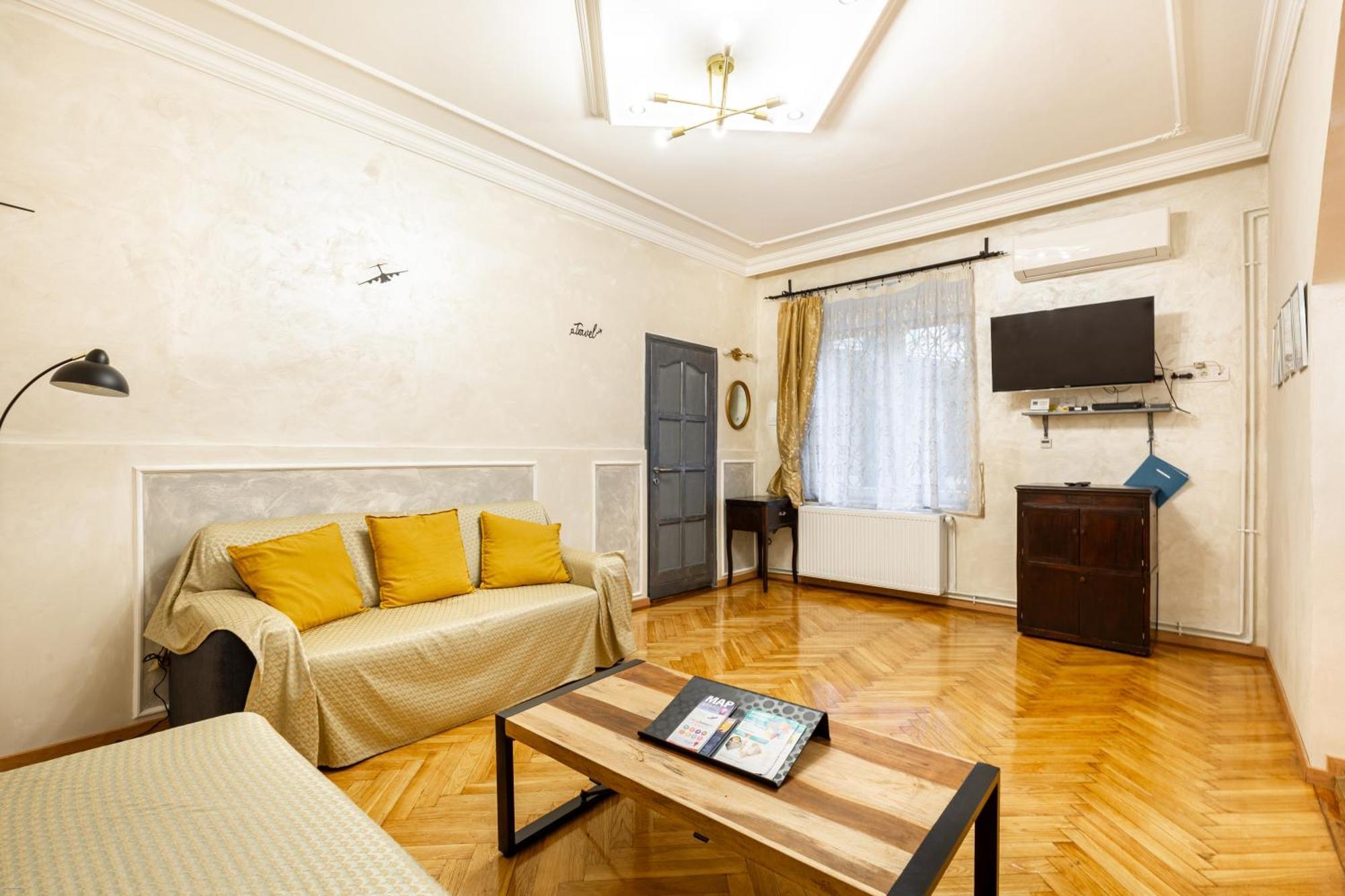 Mari&Emi Flat In Corvin Apartment Budapest Exterior photo
