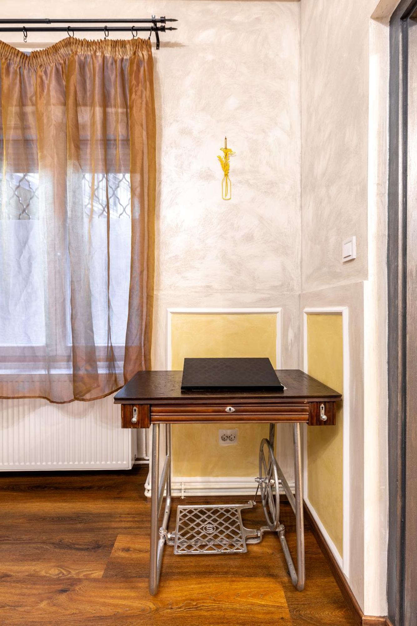 Mari&Emi Flat In Corvin Apartment Budapest Exterior photo