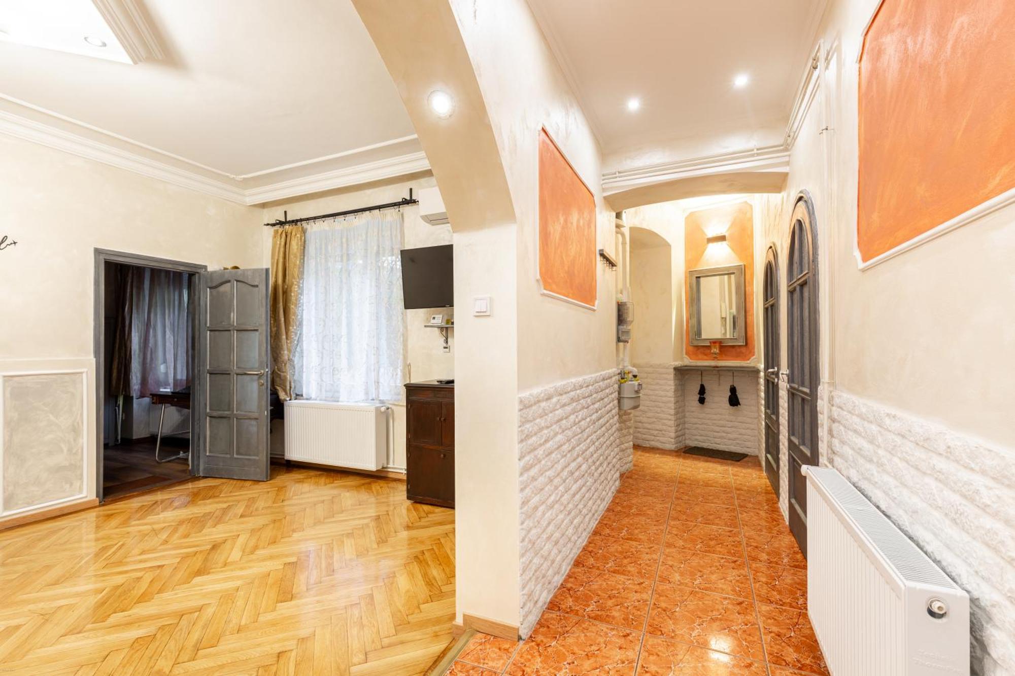 Mari&Emi Flat In Corvin Apartment Budapest Exterior photo