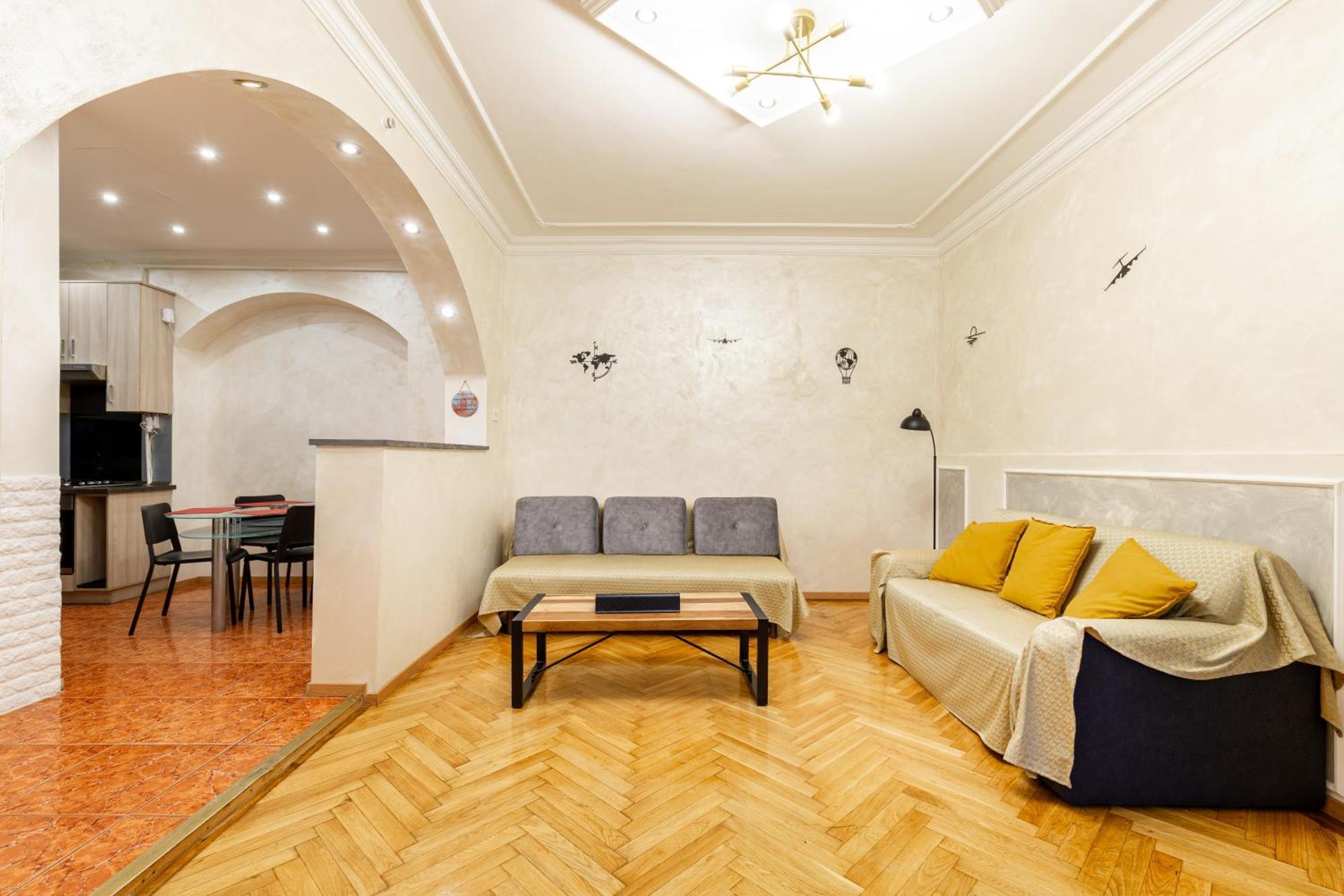 Mari&Emi Flat In Corvin Apartment Budapest Exterior photo